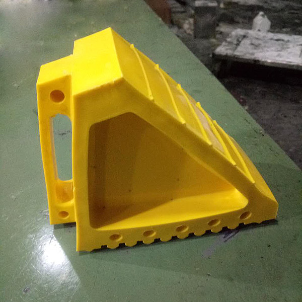 高速路防撞轉(zhuǎn)桶